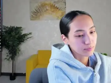 Yummy_lamii  live sex cam