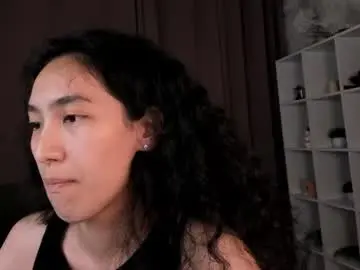 Yummy_lamii  live sex cam