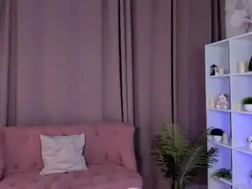 Yummy_lamii  live sex cam