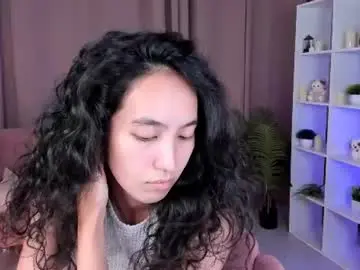 Yummy_lamii  live sex cam