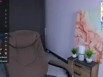 Yummy_lamii  live sex cam