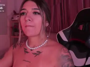 Ashleyvalirya  live sex cam