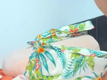 Dalia_69  live sex cam