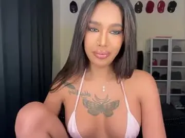 Hannahugecumshoot  live sex cam