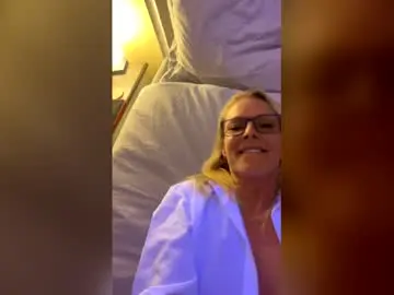 Kalynegilbert  live sex cam