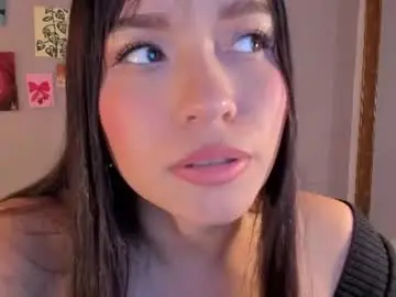 Maia_w10  live sex cam