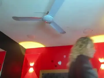 Rosyroos  live sex cam