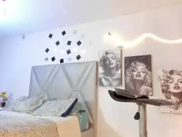 Sexyzoe_69  live sex cam