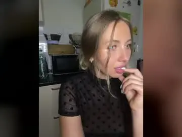 Blueeyed_angelina  live sex cam