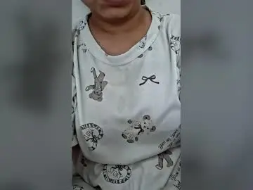 Cutequeensx  live sex cam