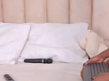 Josselynbrown  live sex cam