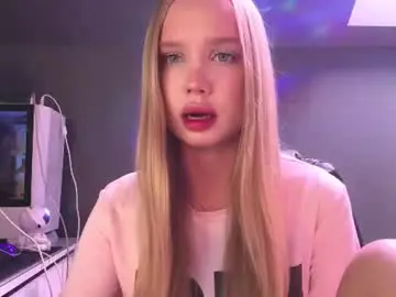 Kirslowbie  live sex cam