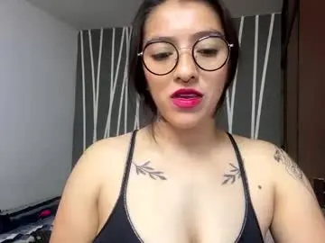 Laurag_27  live sex cam