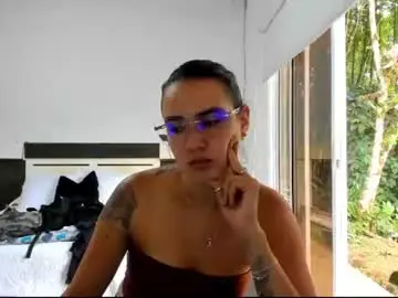 Madiee_  live sex cam