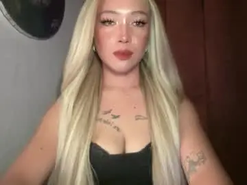 Makemesquirt_xxx  live sex cam
