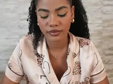 Naomixjones1  live sex cam