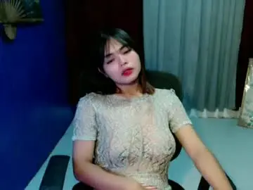 Pretty_little_baby18  live sex cam