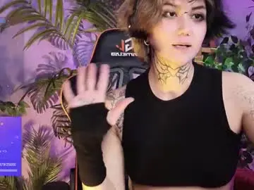 Ravens_nest_  live sex cam