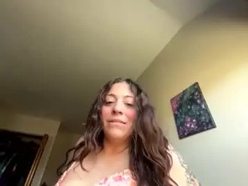 Ravynrouge  live sex cam