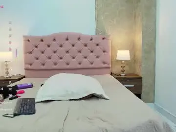 Skinny_briana  live sex cam