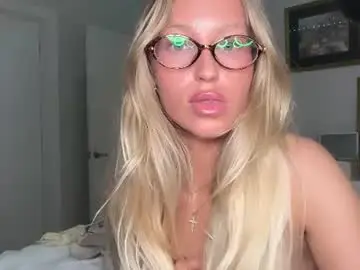 Caseyyyhere  live sex cam