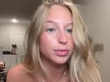 Caseyyyhere  live sex cam