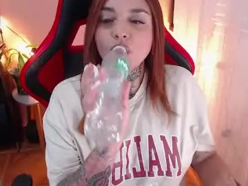 Natykors_m_  live sex cam