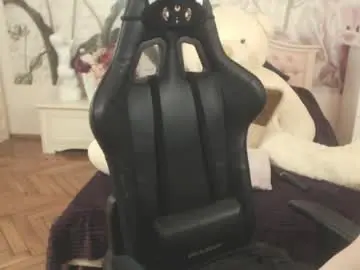 Britneybarker  live sex cam