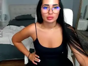Divineluxe  live sex cam