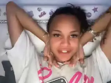 Littlecutiechloe  live sex cam