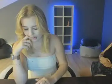 Luna_mon1  live sex cam