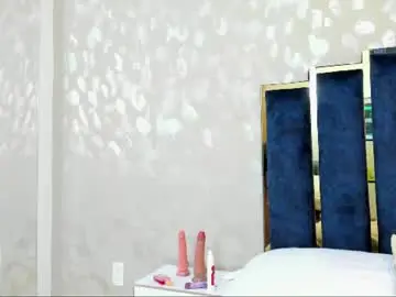 Lunaavelvets  live sex cam