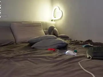 Mrstenderbeast  live sex cam