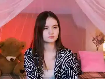 Strawbunnybite  live sex cam