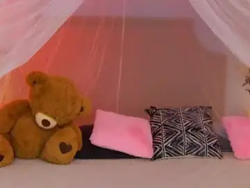 Strawbunnybite  live sex cam