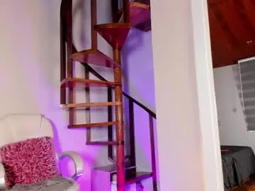 Tamia_25  live sex cam