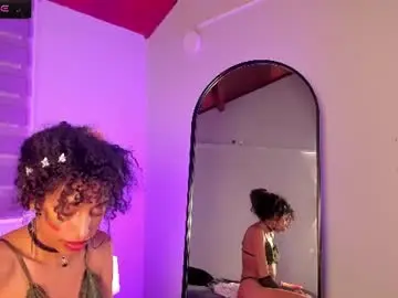 Tamia_25  live sex cam