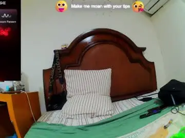 Wildstrawberry30  live sex cam