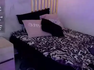 Wolfyy_12  live sex cam