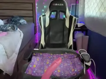 Ajmiller25  live sex cam