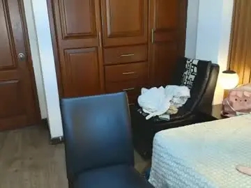 Ambaross  live sex cam