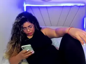 Latinamav22  live sex cam
