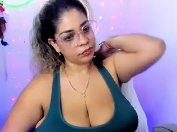 Latinamav22  live sex cam