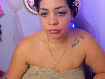 Latinamav22  live sex cam