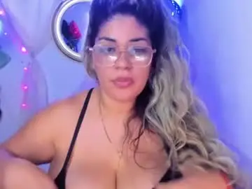 Latinamav22  live sex cam