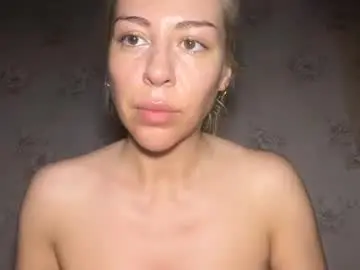 Luxsonyastar  live sex cam