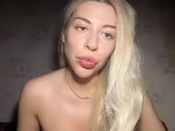Luxsonyastar  live sex cam