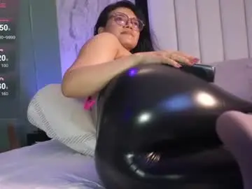 Mia_coliin  live sex cam