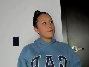 Victoria__js_  live sex cam