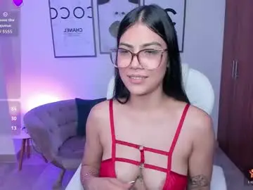 Dafne_hills  live sex cam